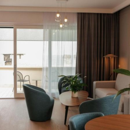 Grand Hotel Terme Σιρμιόνε Εξωτερικό φωτογραφία A living room in a modern apartment