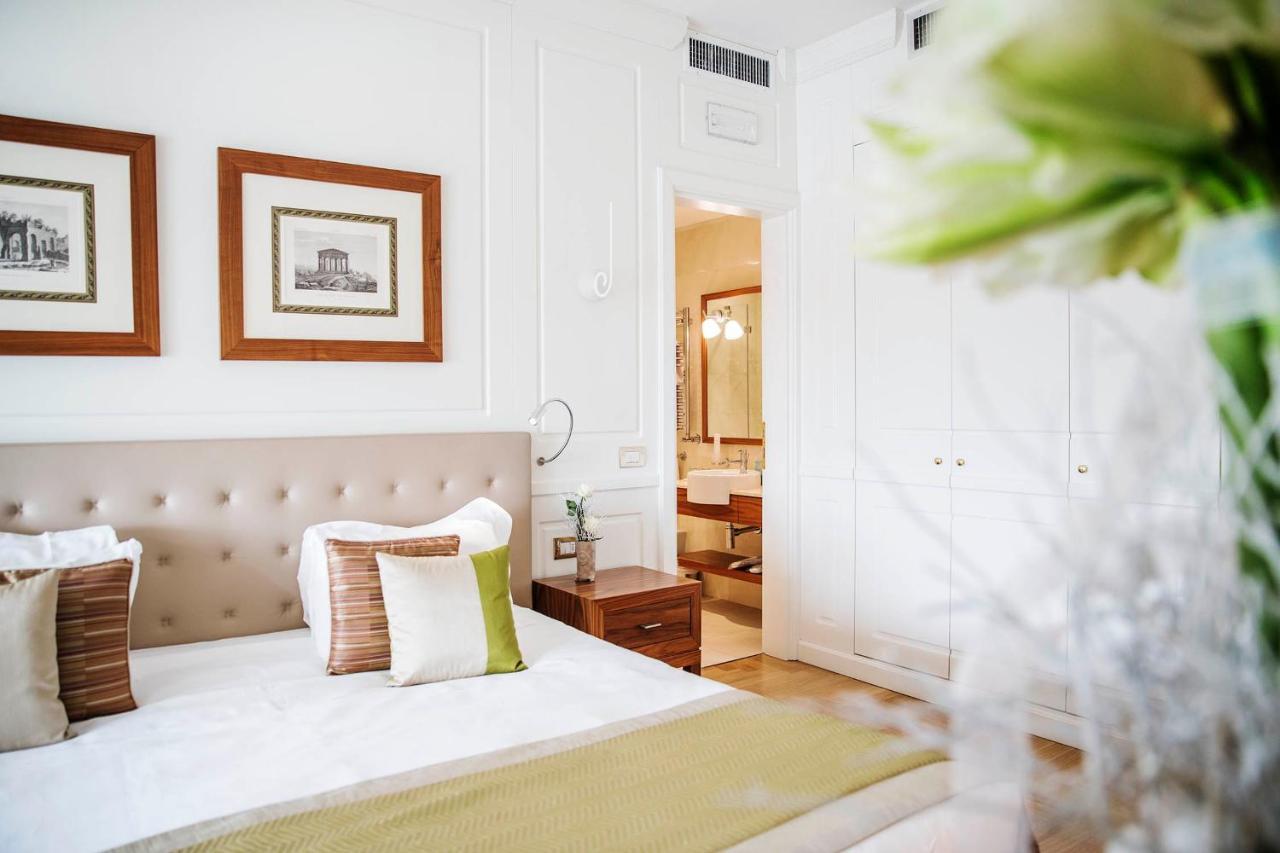 Grand Hotel Terme Σιρμιόνε Εξωτερικό φωτογραφία A bedroom at the hotel