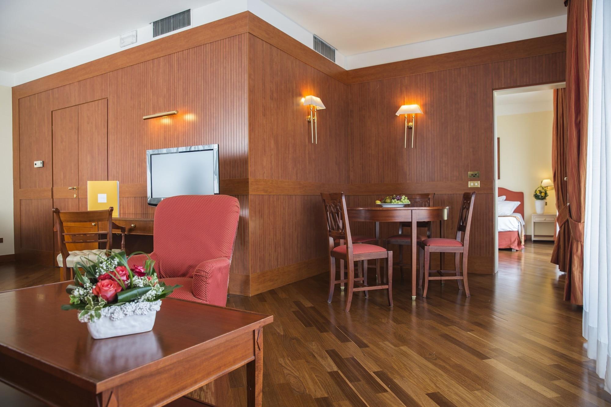 Grand Hotel Terme Σιρμιόνε Εξωτερικό φωτογραφία Suite