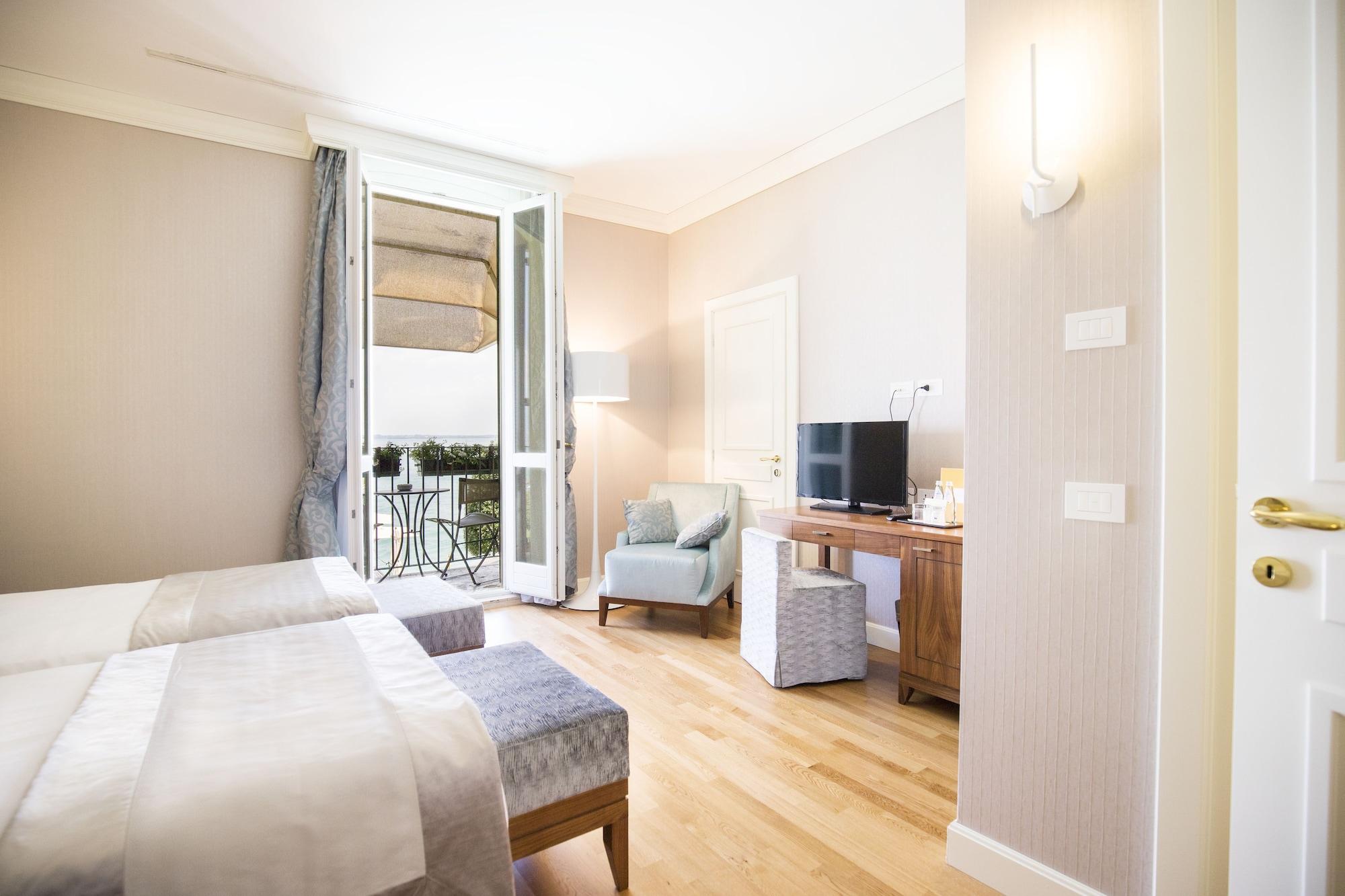 Grand Hotel Terme Σιρμιόνε Εξωτερικό φωτογραφία A room at the hotel