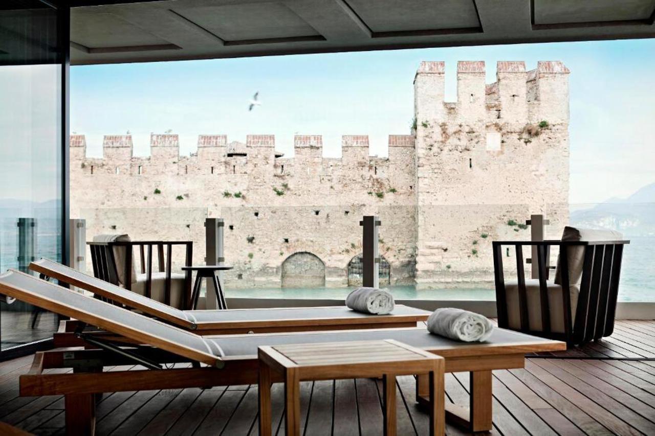 Grand Hotel Terme Σιρμιόνε Εξωτερικό φωτογραφία The hotel's rooftop pool