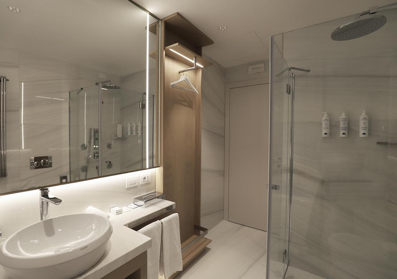 Grand Hotel Terme Σιρμιόνε Εξωτερικό φωτογραφία Bathroom