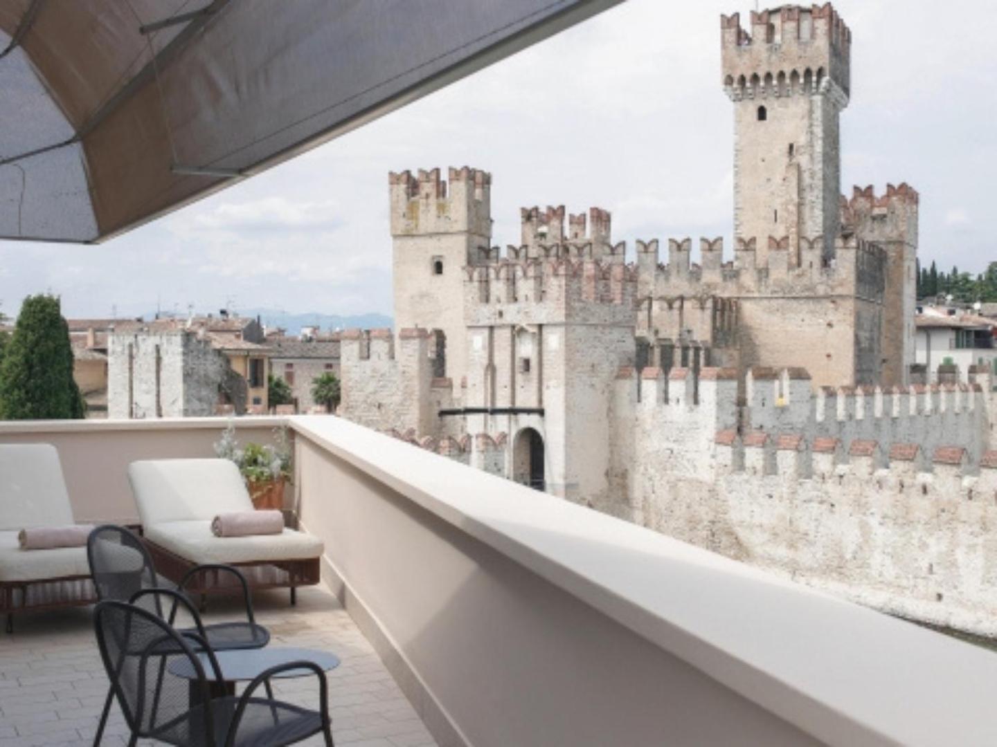 Grand Hotel Terme Σιρμιόνε Εξωτερικό φωτογραφία View of the White Tower from the hotel