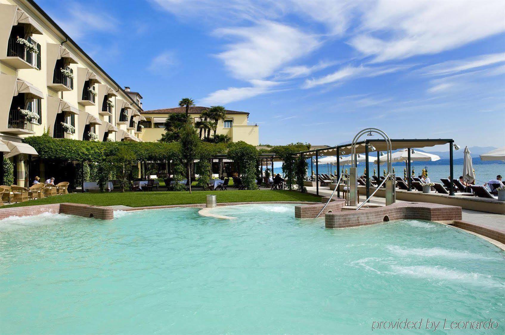 Grand Hotel Terme Σιρμιόνε Εξωτερικό φωτογραφία The swimming pool at the hotel