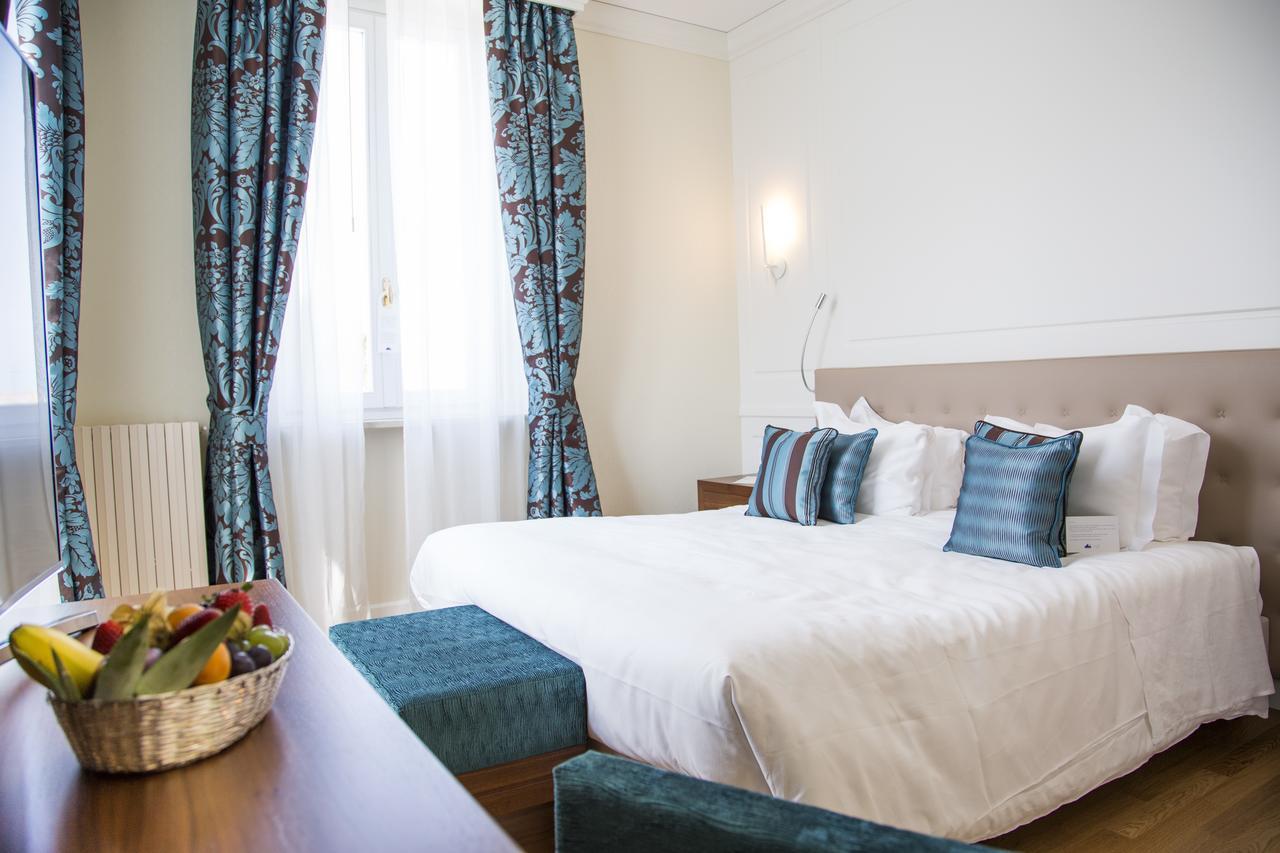 Grand Hotel Terme Σιρμιόνε Εξωτερικό φωτογραφία A room at the hotel